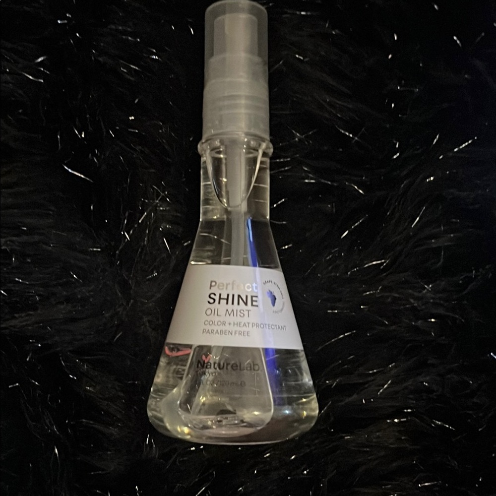NatureLab Perfect Shine Oil Mist